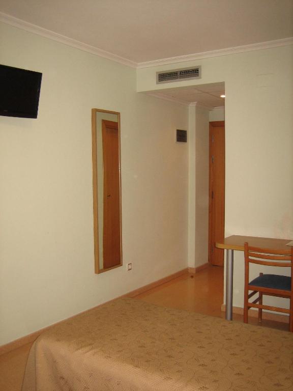Hostal Madruga Elx Esterno foto