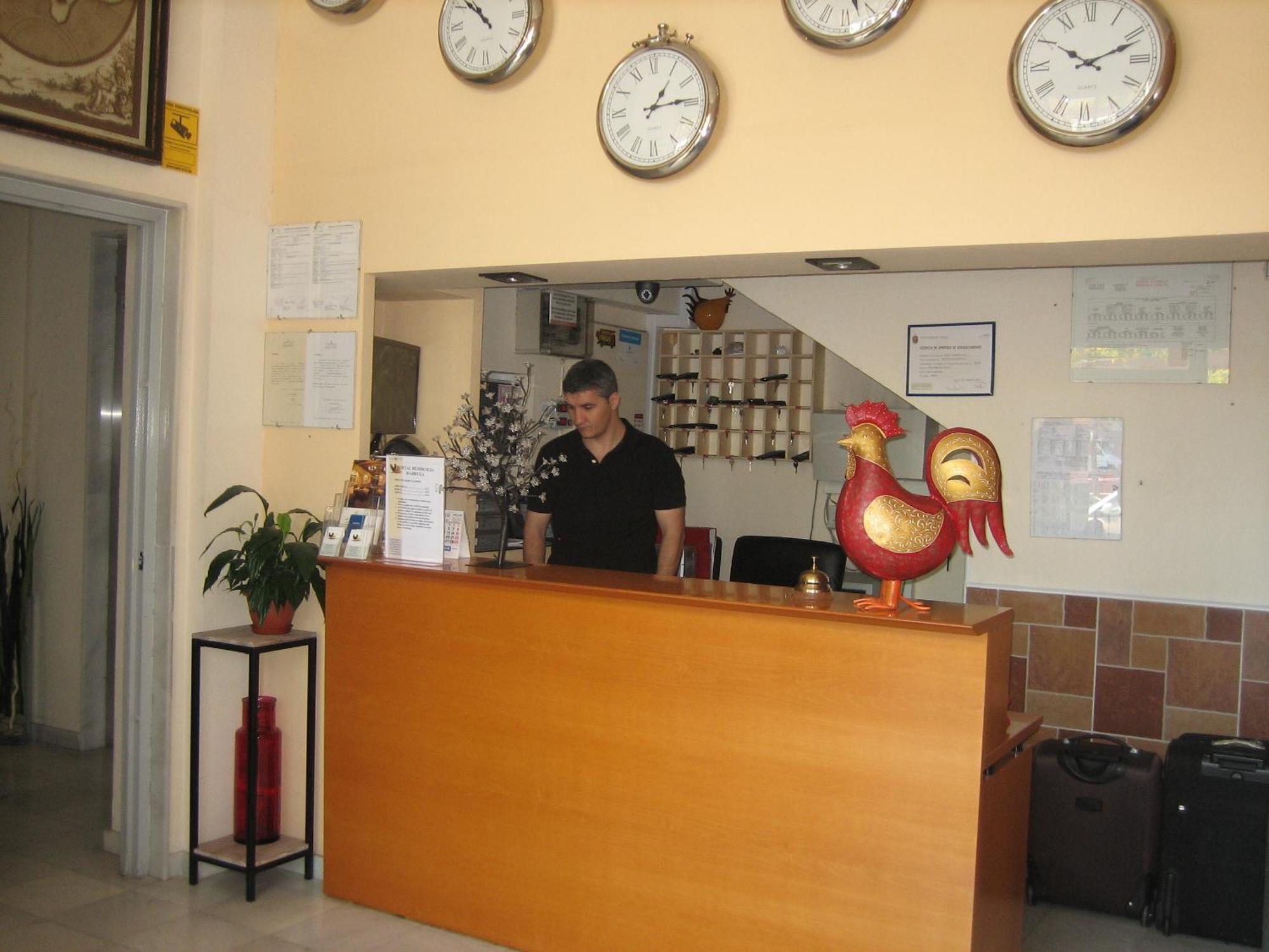 Hostal Madruga Elx Esterno foto